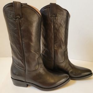 Frye billy pull on women's boots black in color size 9.5